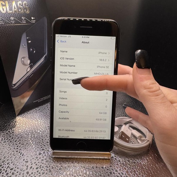 Apple iPhone SE 2nd Gen 2020 - Unlocked, 64 GB, Black, A2275