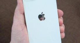 Mint
													Apple iPhone 13 - Unlocked, Starlight, 128 GB, A2482, photo 3 of 9