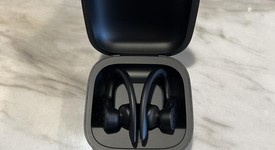 Used
													Beats Powerbeats Pro - Black, photo 1 of 3