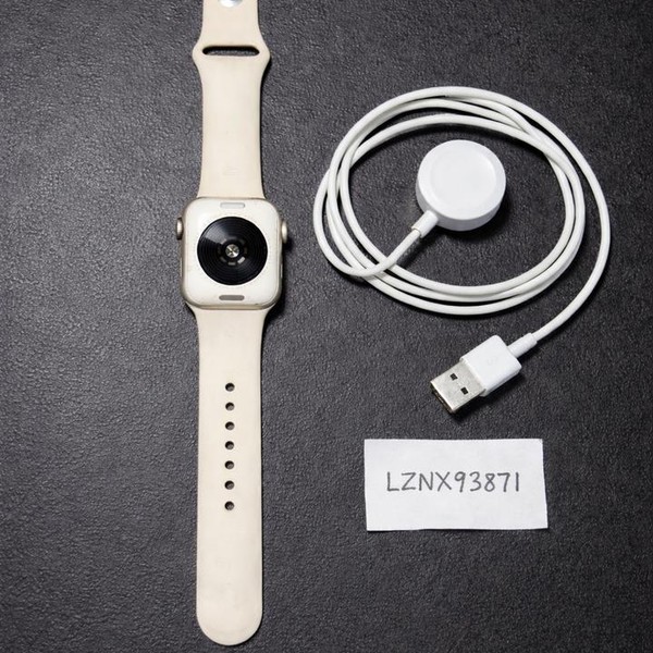 Apple Watch SE 2nd Gen 40mm - Unlocked, Starlight, A2726 - Cellular, Aluminum
