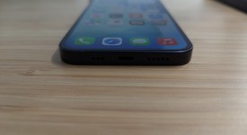 Mint
													Apple iPhone 13 - AT&T, Midnight, 128 GB, A2482, photo 3 of 13