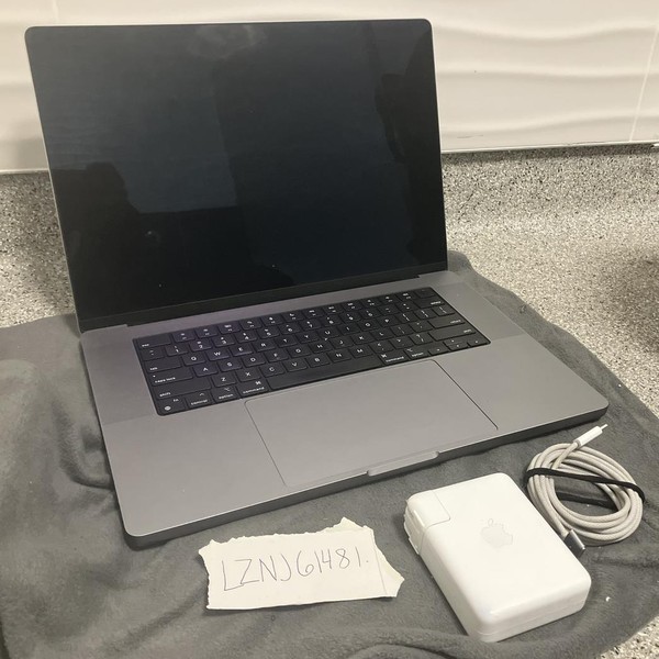 MacBook Pro 2023 - 16 inch - 512 GB, Gray, 16 GB, Apple M2 Pro 12-core