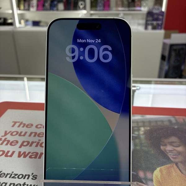 Apple iPhone 17 - Verizon, 256 GB, White, A3258