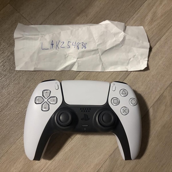 DualSense Wireless Controller - White