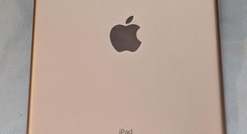Good
													Apple iPad 6th Gen - Unlocked, Gold, 32 GB, A1954, photo 4 of 4