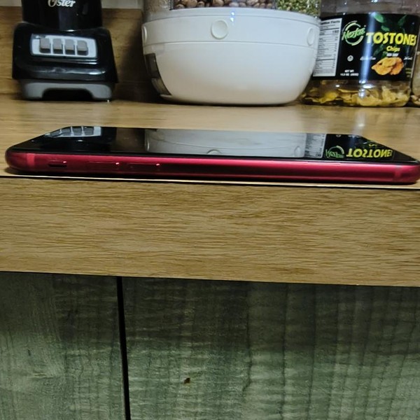 Apple iPhone SE 2nd Gen 2020 - Unlocked, 64 GB, Red, A2275