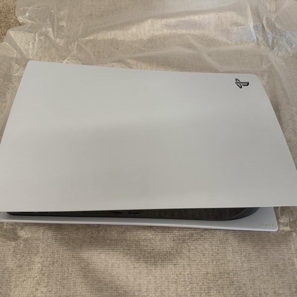 PlayStation 5 Standard Edition (2020) - 825 GB, White, Standard Edition