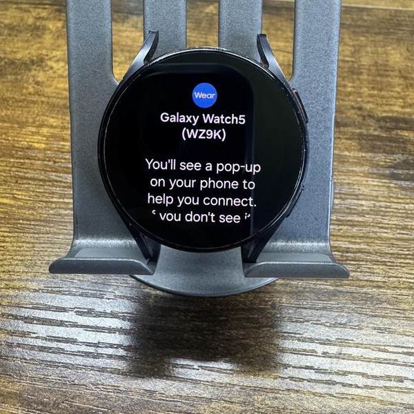 Samsung Galaxy Watch5 - Unlocked, Graphite, 40mm