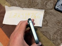 Apple iPhone 16