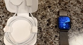 Good
													Apple Watch Series 10 42mm - Unlocked, Natural, A3001 - Cellular, Titanium, photo 1 of 8