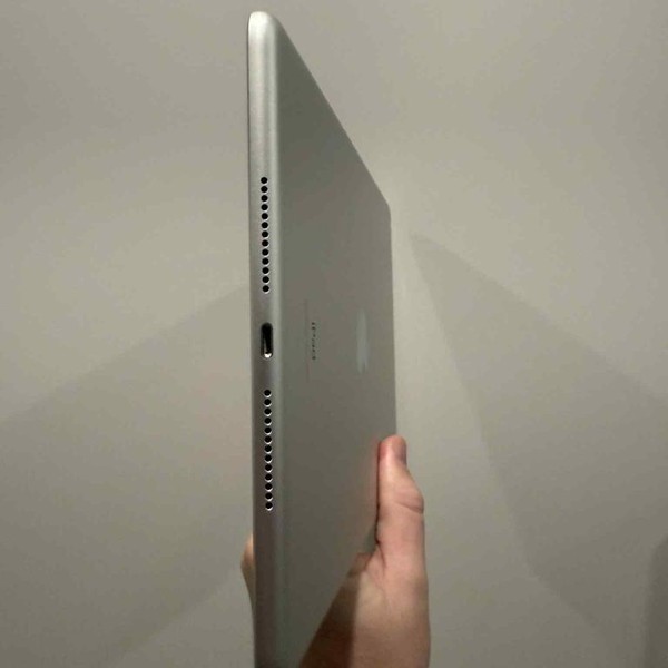 Apple iPad 9th Gen - Wi-Fi, 64 GB, Silver, A2602