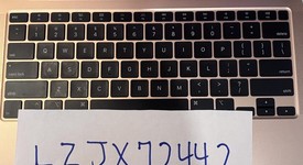 Good
													MacBook Air 2020 - 13" - I7, Gold, 256 GB, 8 GB, photo 3 of 20