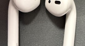 Used
													Apple AirPods 2nd Gen - Lightning Case, photo 5 of 14