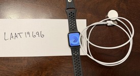 Good
													Apple Watch SE 1st Gen 40mm - Unlocked, Silver, A2353 - Cellular, Aluminum, photo 1 of 6