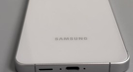 Mint
													Samsung Galaxy S24 FE - Verizon, Gray, 128 GB, SM-S721U, photo 4 of 7