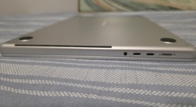 Good
													MacBook Pro Late 2023 (M3) - 16" - Apple M3 Pro 12-core, Silver, 512 GB, 18 GB, 18-core GPU, photo 5 of 11