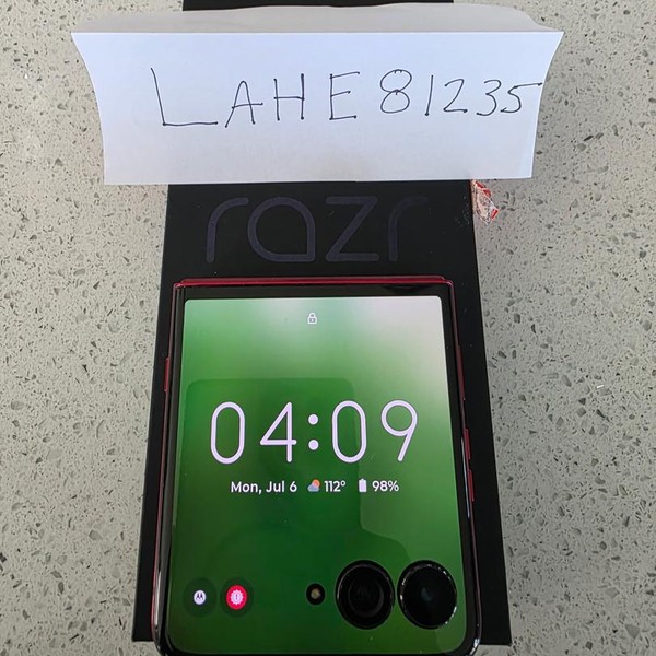 Motorola Razr Ultra (2025) - AT&T, 512 GB, PANTONE Rio Red, 16 GB