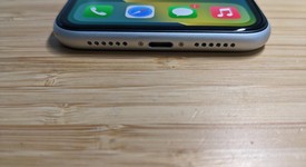 Good
													Apple iPhone Xr - Unlocked, White, 128 GB, A1984, photo 4 of 19