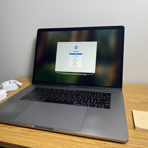 MacBook Pro 2018 (With Touch Bar) - 15 inch - 512 GB, Gray, 16 GB, Intel Core i7