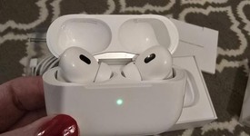 Used
													Apple AirPods Pro - MagSafe Case, photo 3 of 5