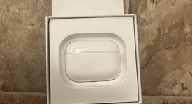 Used
													Apple AirPods Pro 1st Gen - MagSafe Case, photo 4 of 7