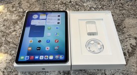 Mint
													Apple iPad Air 13" (M3) 2025 - Unlocked, Gray, 256 GB, photo 1 of 7