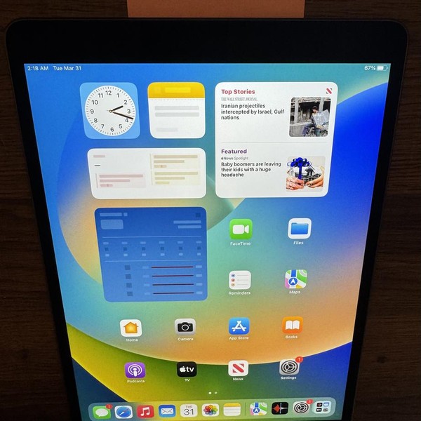 Apple iPad Air 3rd Gen - Wi-Fi, 256 GB, Gray