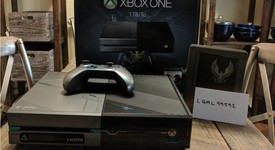 Mint
													Xbox One (2013) - Grey, 1 TB, photo 1 of 3