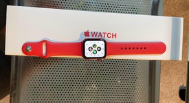 Good
													Apple Watch Series 6 40mm - Red, A2291 - GPS, Aluminum, photo 1 of 6