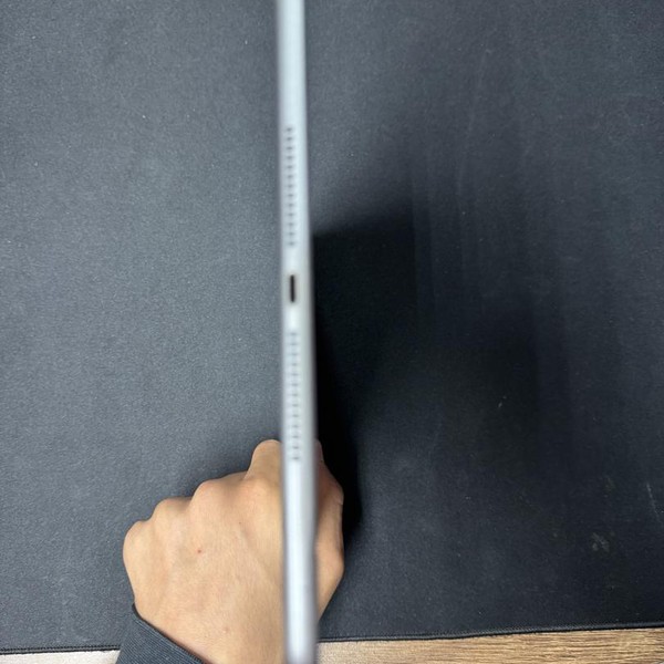 Apple iPad 7th Gen - Wi-Fi, 32 GB, Silver, A2197