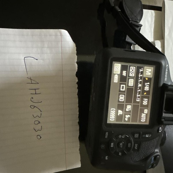 Canon EOS Rebel T7