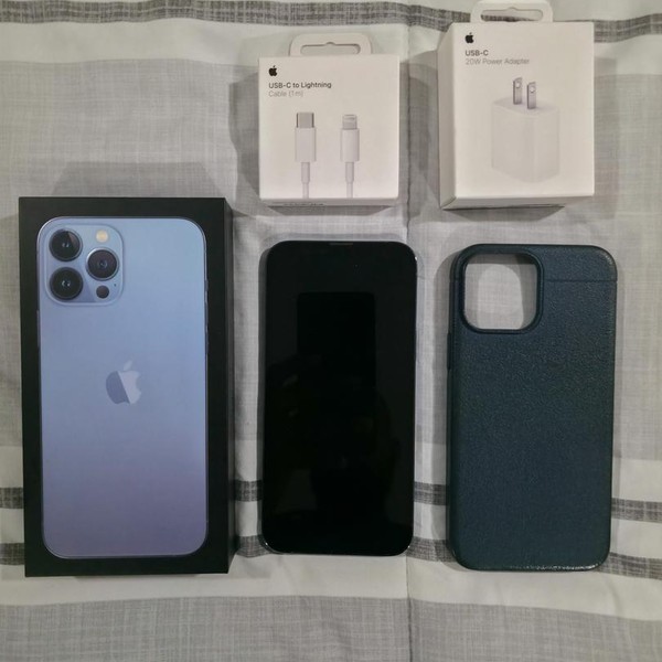 Apple iPhone 13 Pro Max - Unlocked, Sierra Blue, 512 GB, A2484