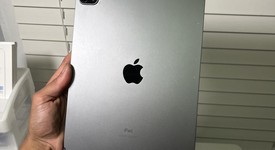 Good
													Apple iPad Pro 11" 2nd Gen 2020 - Unlocked, Gray, 128 GB, A2068, photo 1 of 8