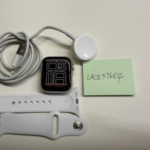 Apple Watch SE 2nd Gen 40mm - Silver, A2722 - GPS, Aluminum