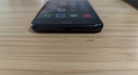 Good
													Apple iPhone SE 3rd Gen 2022 - Unlocked, Midnight, 128 GB, A2595, photo 3 of 15