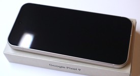 Mint
													Google Pixel 9 - Unlocked, Porcelain, 128 GB, 12 GB, G2YBB, photo 3 of 9