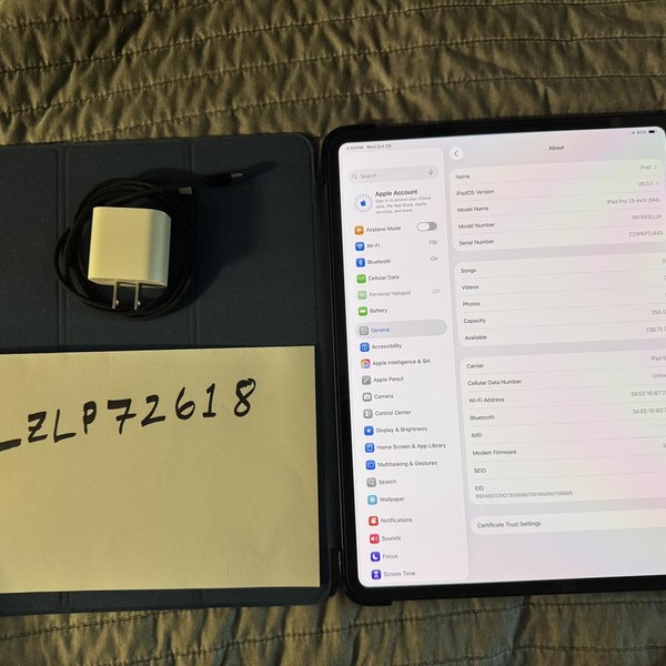 Apple iPad Pro 13 inch (M4) 2024 - AT&T, 256 GB, Black, 8 GB, A2926, Standard Glass