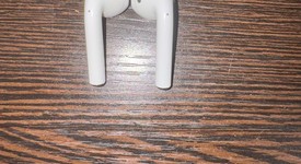 Used
													Apple AirPods 2nd Gen - Lightning Case, photo 4 of 6