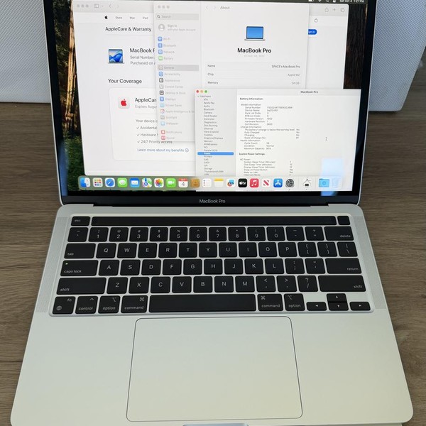 MacBook Pro 2022 - 13 inch - 1 TB, Silver, 24 GB, Apple M2