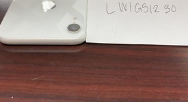 Good
													Apple iPhone Xr - AT&T, White, 64 GB, A1984, photo 4 of 11