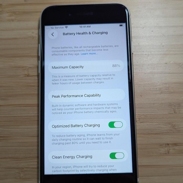 Apple iPhone SE 3rd Gen 2022 - Unlocked, 128 GB, Starlight, A2595