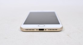 Good
													Apple iPhone 7 - AT&T, Gold, 32 GB, A1778, photo 4 of 7