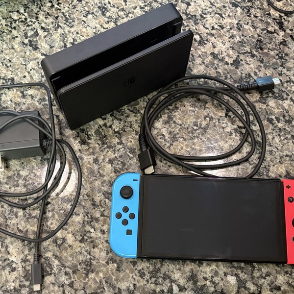 Nintendo Switch - OLED - 64 GB, Red & Blue
