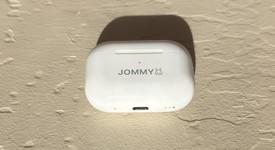 Used
													Apple AirPods Pro 2 - Lightning, photo 5 of 6