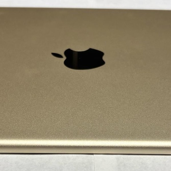 Apple iPad Pro 9.7 inch - Wi-Fi, 32 GB, Gold, A1673