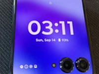 Motorola Razr Plus (2024)