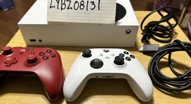 Mint
													Xbox Series S (2020) - White, 512 GB, photo 1 of 4