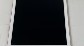 Good
													Apple iPad Pro 9.7" - Wi-Fi, Rose Gold, 32 GB, A1673, photo 2 of 7