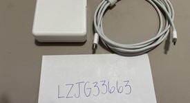 Good
													MacBook Air 2020 - 13" - Apple M1, Gold, 256 GB, 8 GB, photo 3 of 3