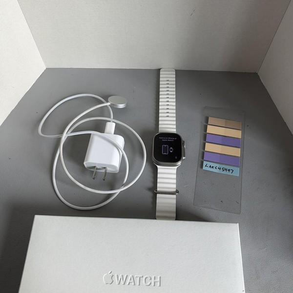 Apple Watch Ultra 49mm - Unlocked, Titanium, A2622